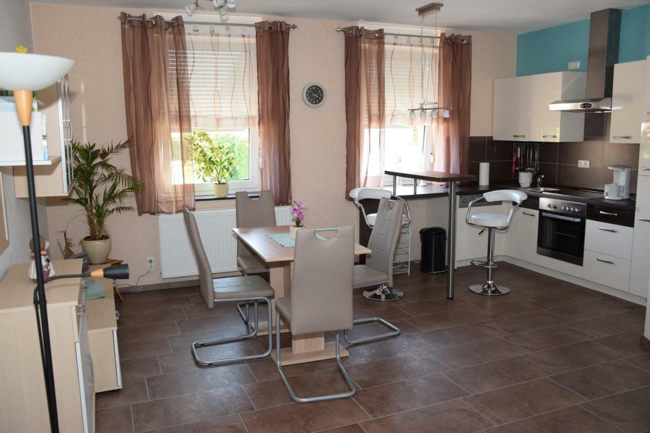 Moderne Und Sehr Gemuetliche Ferienwohnung Wattenbach Bagian luar foto